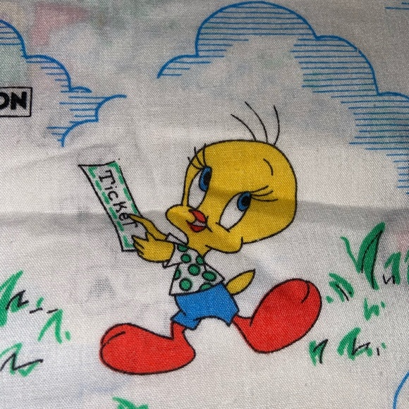 2 vintage tweety bird pillow cases - Picture 3 of 5